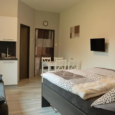 Apartmany Polevsko Konukevi 3*